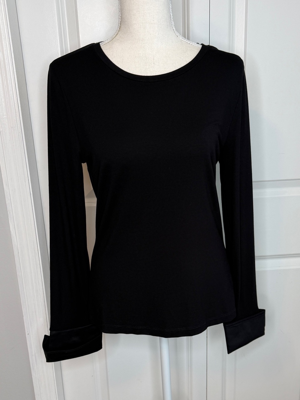 ME+EM Black Pearl Button Cuff Layering Long Sleeve Shirt Medium NEW Stretchy